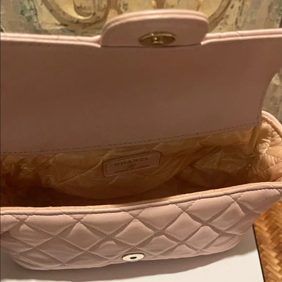 EUC Chanel Pink Quilted Lamskin CC Cosmetic Bag with Chanel Box - Picture 9 of 14